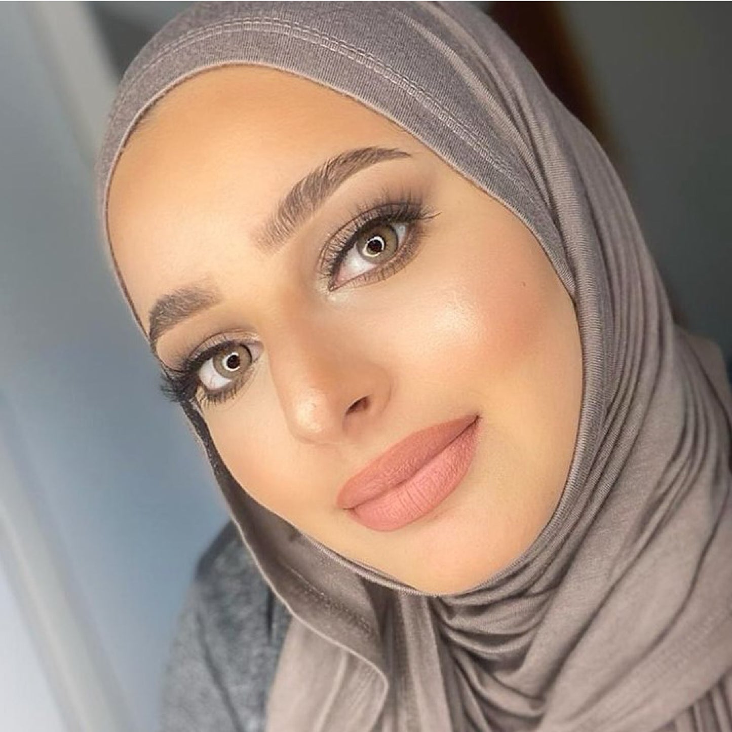 @makeupbyfatimae | Brown Eyes with Sandstone Lenses